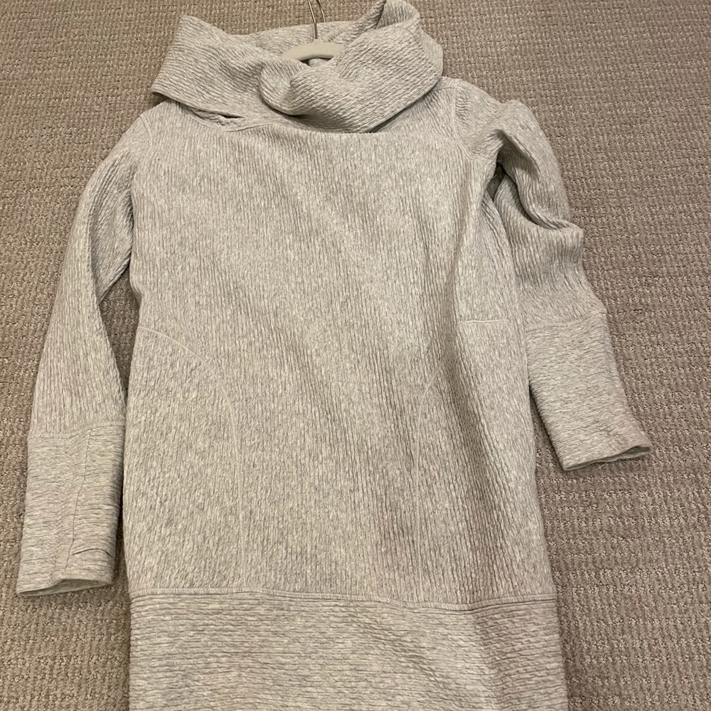 Dress / sweater
